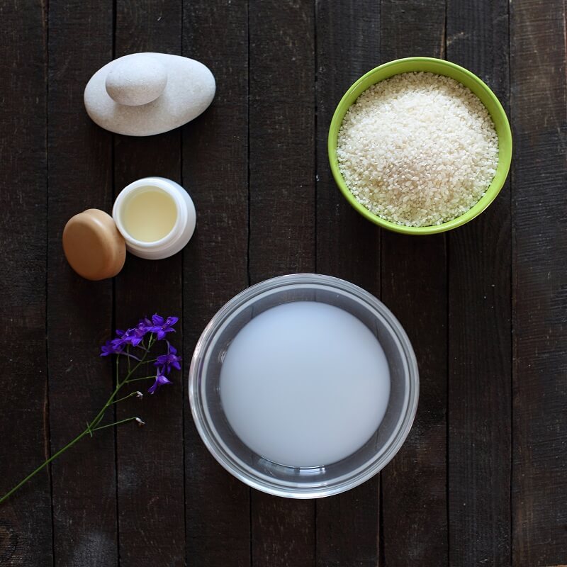 Toner nước vo gạo có chứa rất nhiều dưỡng chất tốt cho da