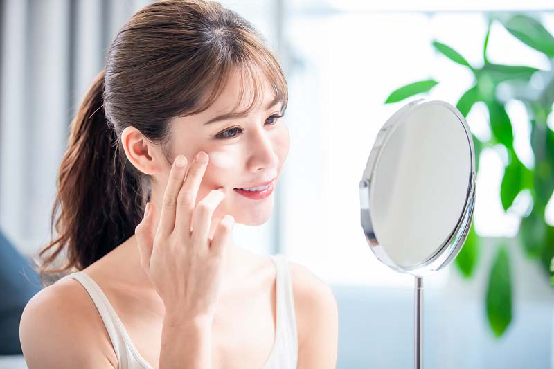 Thoa kem hỗ trợ làm đẹp da