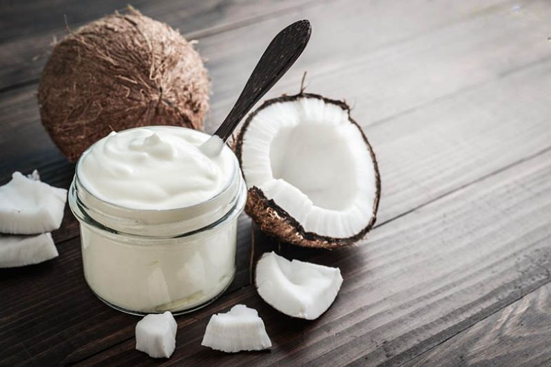 dầu dừa và sữa chua tẩy tế bào chết