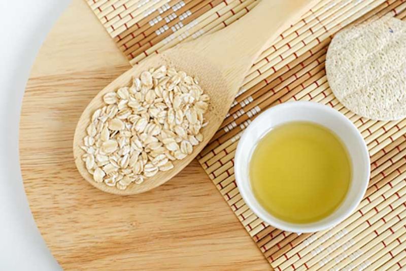 dùng yến mạch nguyên chất tẩy da chết