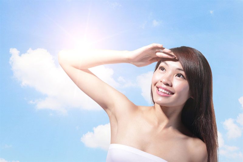 ánh nắng gây nám da tay