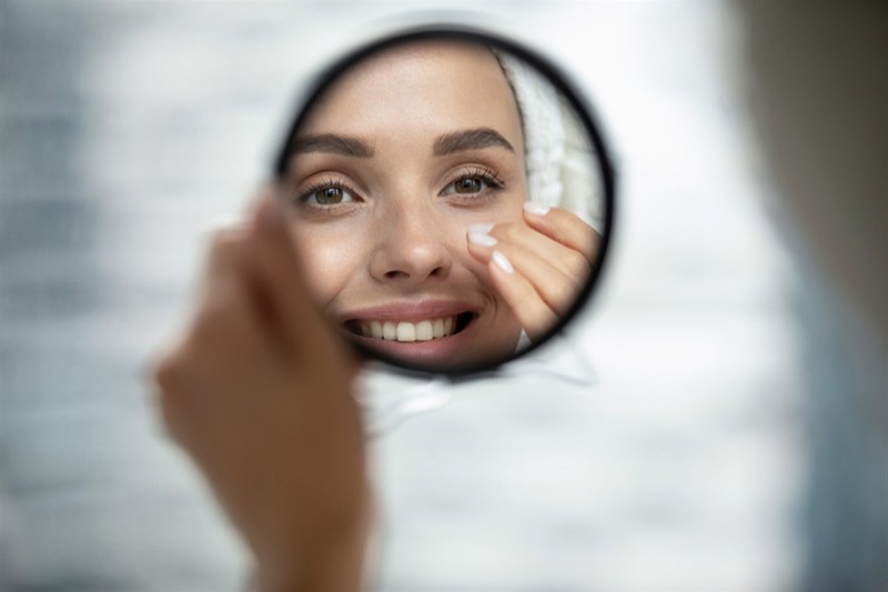 cần chọn kem trị thâm chống lão hóa