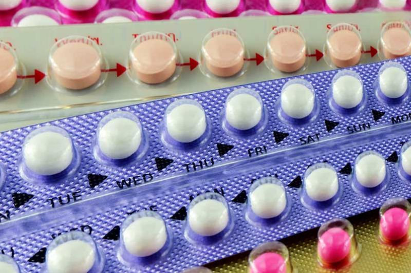 dùng thuốc tránh thai gây nám da