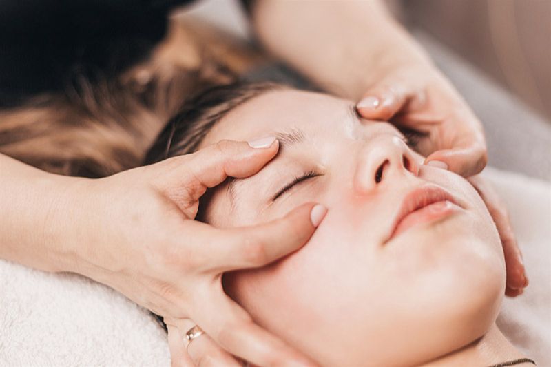massage mắt ngừa lão hóa da