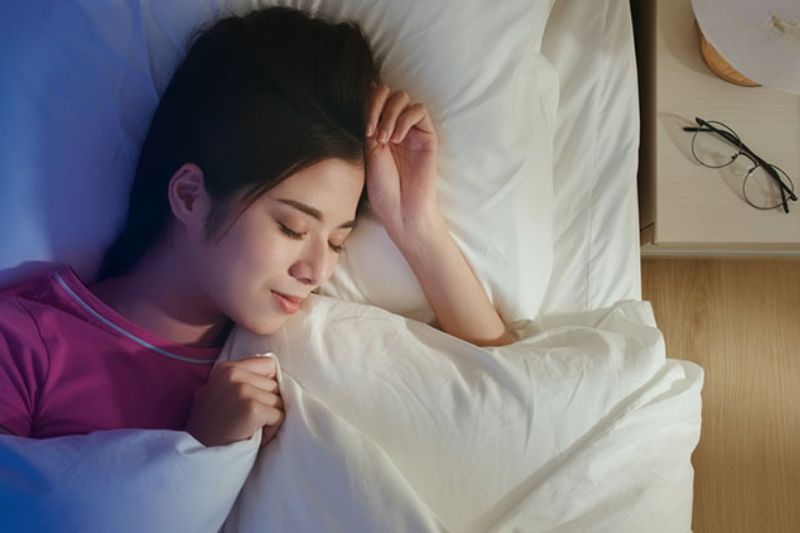 ngủ đủ giấc ổn định nội tiết ngừa nám