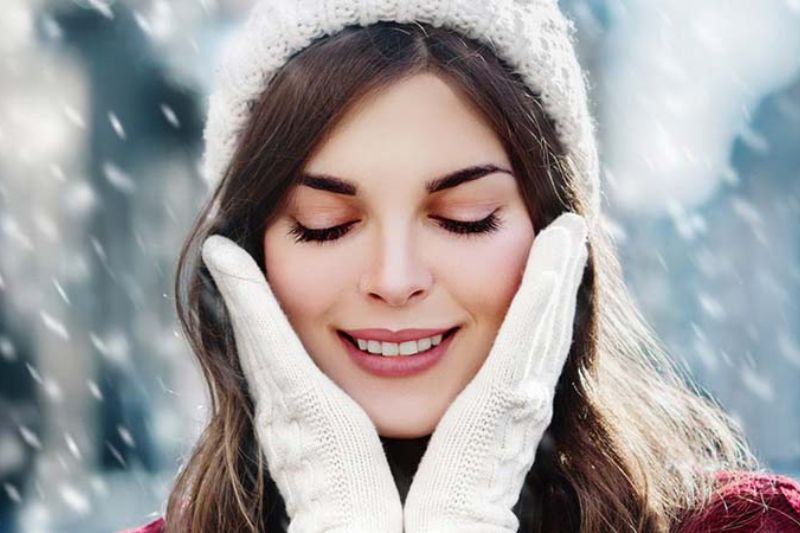 9 cách chăm sóc da mùa hanh khô không bị sần sùi, bong tróc