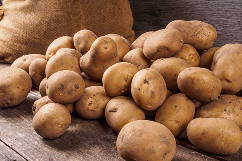 làm trắng da bằng khoai tây