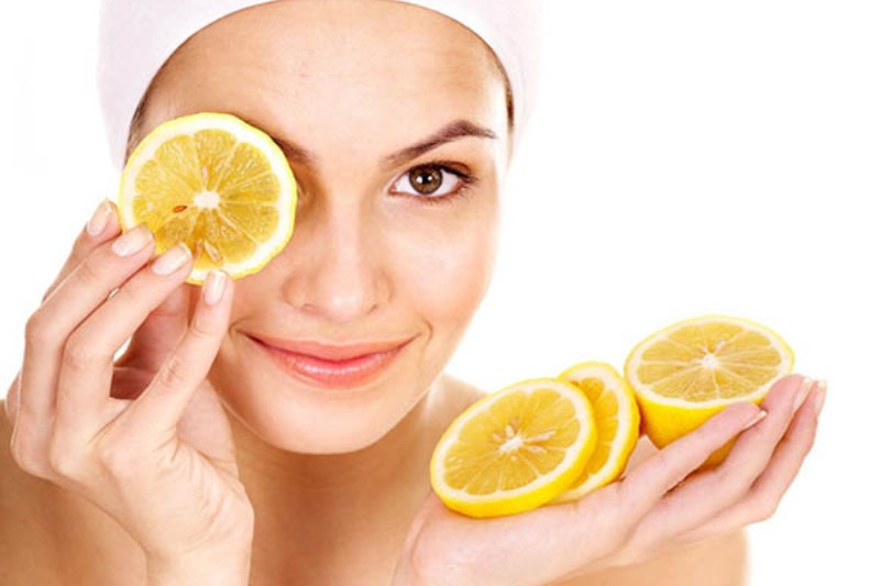 dùng chanh tươi làm trắng da