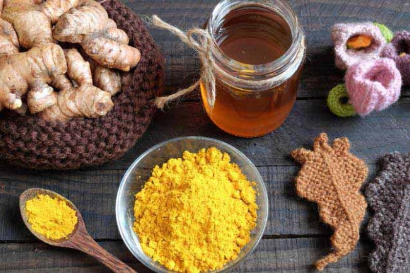 trị nám chân sâu bằng mật ong