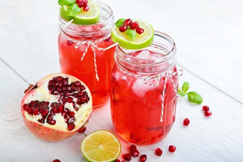 nước ép lựu đỏ hỗ trợ sáng da