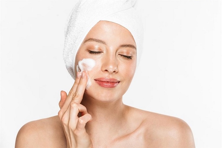 Quy trình các bước dưỡng da ban đêm cho da trắng hồng rạng rỡ