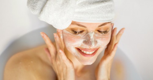 Rửa mặt bằng sữa tươi không đường có tốt không?
