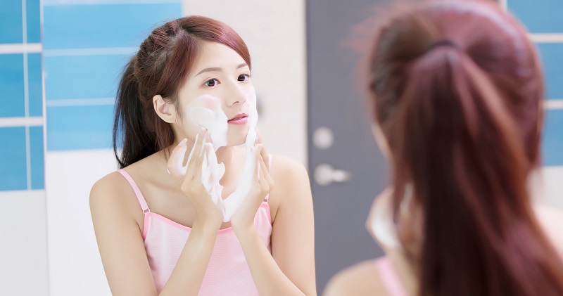 TOP 5 loại sữa rửa mặt trắng da phổ biến nhất hiện nay