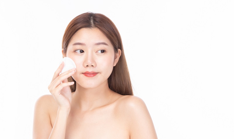 Tẩy trang nhiều lần trong ngày có tốt không?