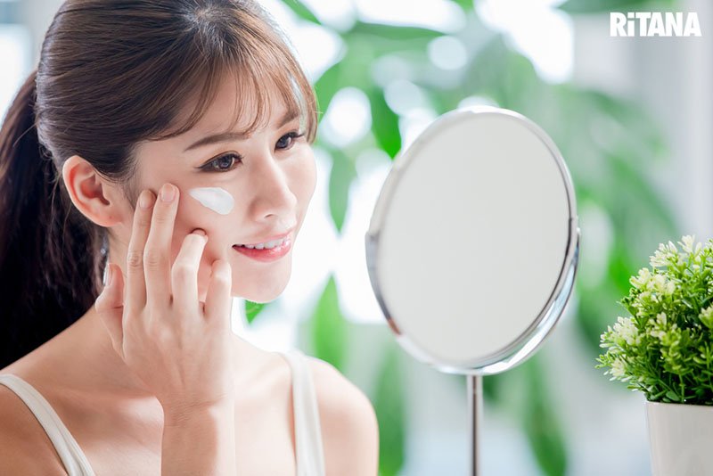 Top 12 kem chống nắng cho da khô được quan tâm nhất hiện nay