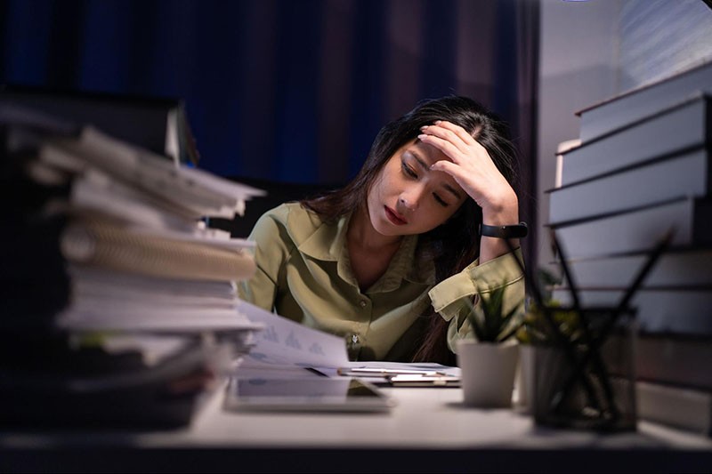 stress thiếu ngủ gây nám da