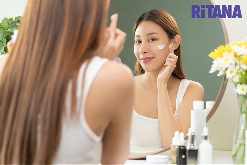 Thoa kem chống nắng ngăn ngừa lão hóa da