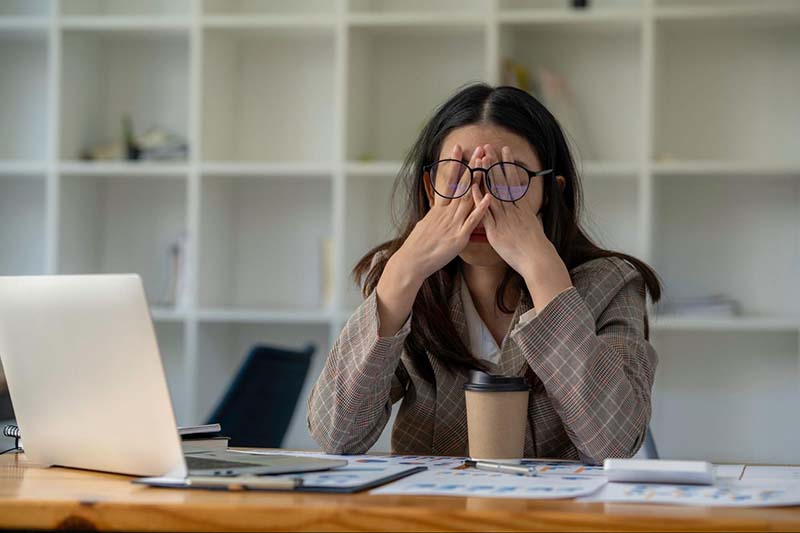 Căng thẳng kéo dài có thể làm da bị đen sạm