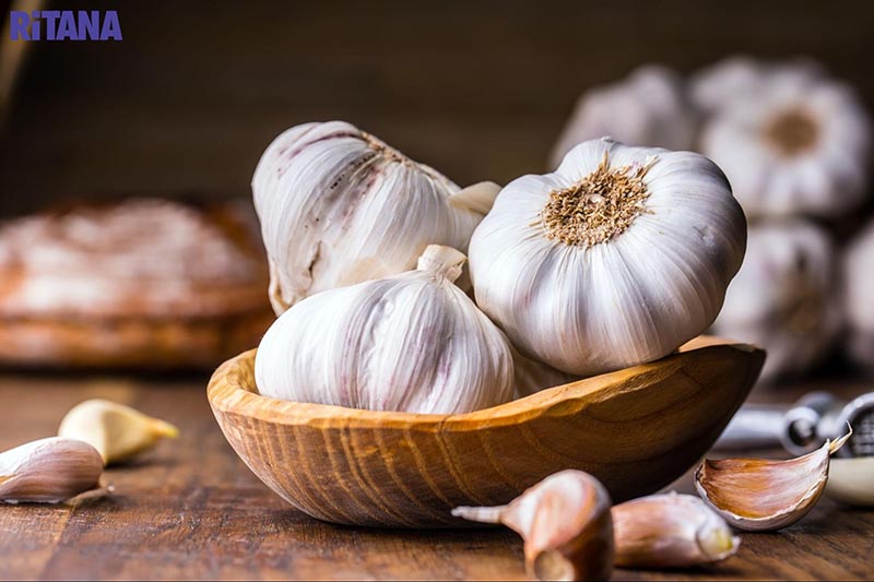 Tỏi giúp ngăn ngừa mụn và tẩy tế bào chết 