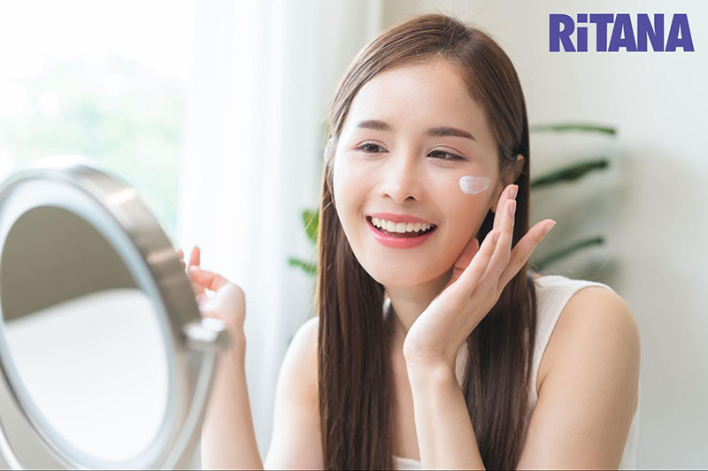 Dùng kem chống nắng hàng ngày giúp bảo vệ da và làm chậm quá trình lão hóa da