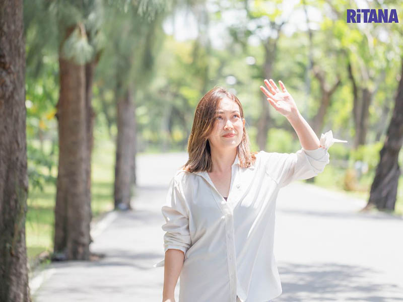 ánh nắng mặt trời là nguyên nhân chính gây sạm da tay