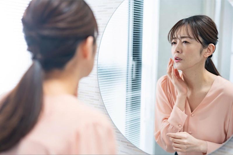 mãn kinh là nguyên nhân gây tăng sắc tố da