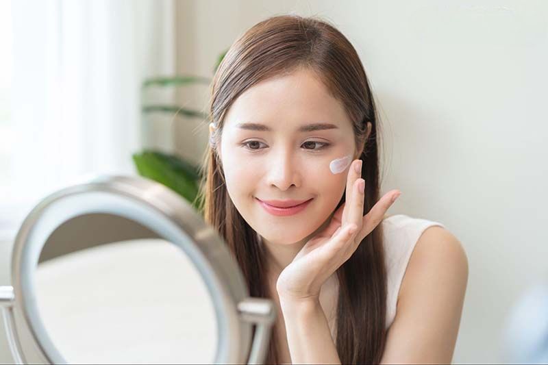 cấp ẩm dưỡng da sau khi dùng serum