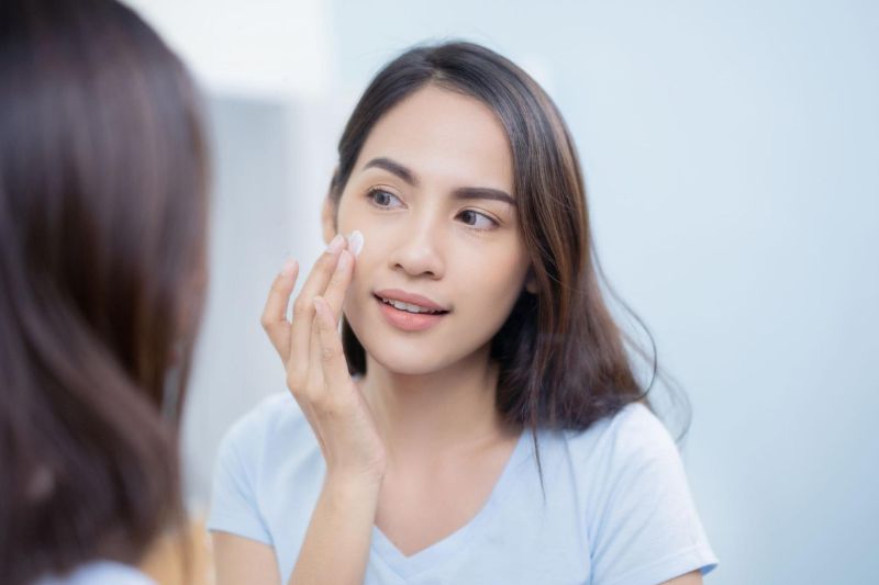 dưỡng ẫm cho da sau khi trị đồi mồi