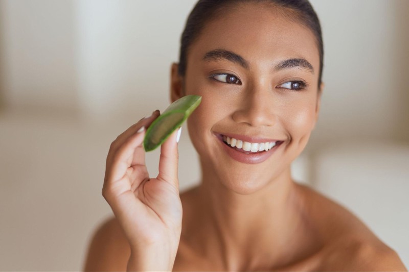 thoa nha đam trị đồi mồi