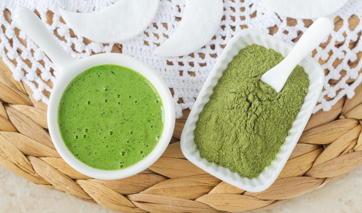 bột trà xanh và trứng gà giảm thâm nám